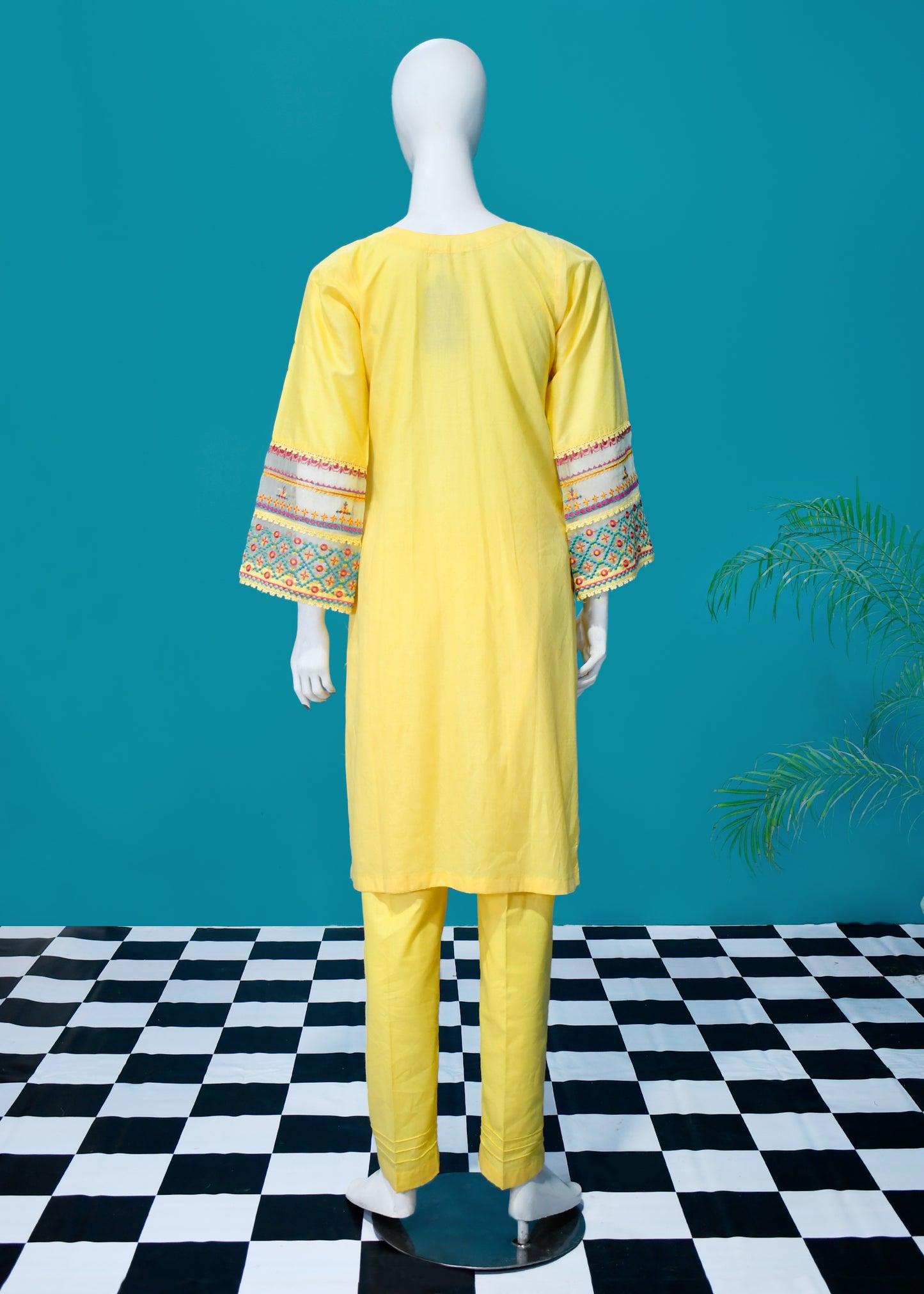 Lemon Rangeen Zaib-e-tan